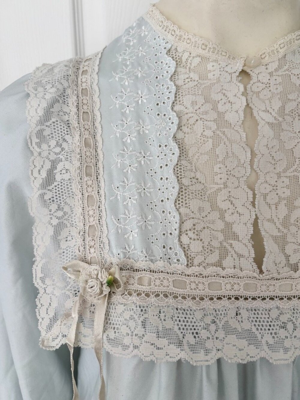 VTG 70s CHRISTIAN DIOR Lace Rosette Nightgown in Baby Blue  SZ M - Picture 5 of 14